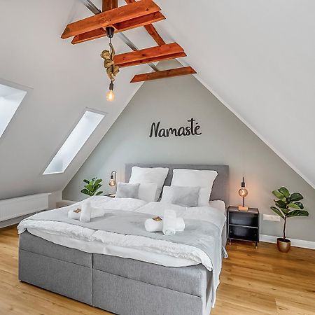 Namaste Homes - Ferienwohnung Mit Dachterrasse Bad Windsheim Bagian luar foto